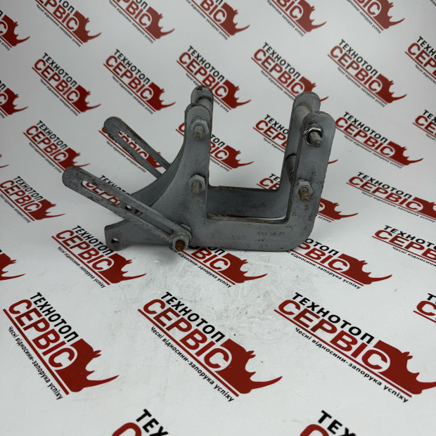 Кронштейн компресора кондиціонера оригінал МТЗ-892 Д-245 (AiSten), 090.004